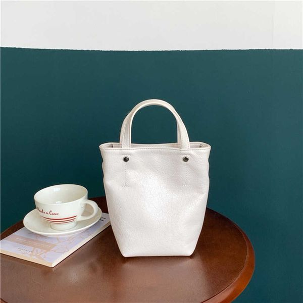 crossbody bag small trend south korea portable shoulder bag women's large capacity soft leather pu bucket bag advanced sense of commuti
crossbody bag small trend south korea portable shoulder bag women's large capacity soft leather pu bucket bag advanced sense of commuti