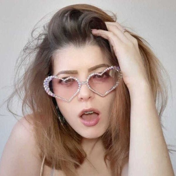 fashionable luxury outdoor sunglasses large frame peach-heart diamond cat's eye heart-shaped crystal, White;black
fashionable luxury outdoor sunglasses large frame peach-heart diamond cat's eye heart-shaped crystal, White;black