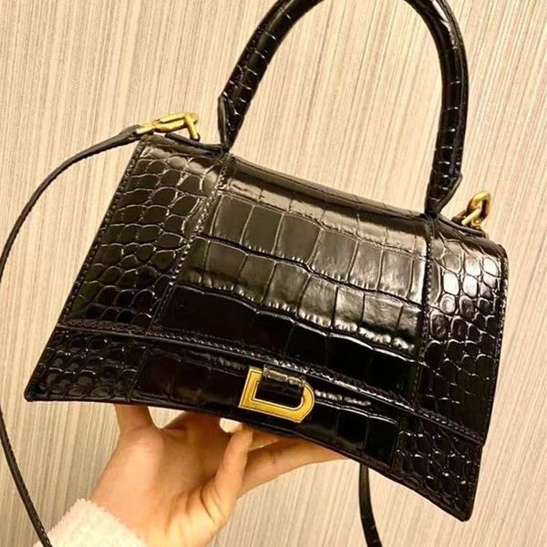 hourglass high-quality designer bag women's handbag one shoulder crossbody bag luxury design single handle handbag classic crocodile pr
hourglass high-quality designer bag women's handbag one shoulder crossbody bag luxury design single handle handbag classic crocodile pr