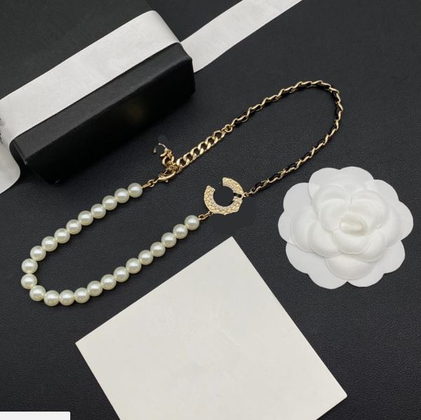 pendant necklaces high end quality luxury decoration brand, fashionable and fashionable splicing chain, pearl letter necklace, Silver
pendant necklaces high end quality luxury decoration brand, fashionable and fashionable splicing chain, pearl letter necklace, Silver