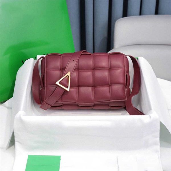 designer bottegas bags venetas cassettess luxury padded cassettes intrecciato leather purple cinnabar crossbody bag 7a quality
designer bottegas bags venetas cassettess luxury padded cassettes intrecciato leather purple cinnabar crossbody bag 7a quality