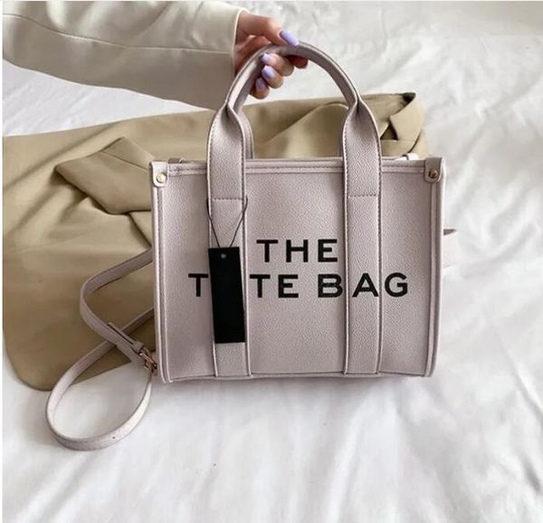 the tote bag women luxury designer bags canvas practical large capacity plain handbags coin purse square wallets purse crossbody casual 9926
the tote bag women luxury designer bags canvas practical large capacity plain handbags coin purse square wallets purse crossbody casual 9926