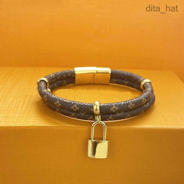 fashion magnet lock leather bracelets letter lover charm bracelet classic designer jewelry gift, Black
fashion magnet lock leather bracelets letter lover charm bracelet classic designer jewelry gift, Black