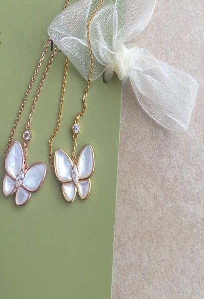 jewelry ladies stud van earrings love rings pendant necklaces screw carti bracelet party wedding couple gift fashion luxury cleef 6097800, Golden;silver
jewelry ladies stud van earrings love rings pendant necklaces screw carti bracelet party wedding couple gift fashion luxury cleef 6097800, Golden;silver