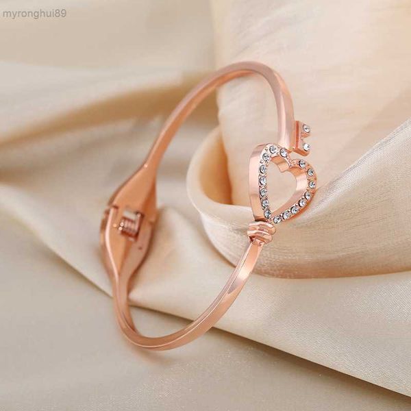 bangle titanium steel love bracelet peach heart key spring opening two colors 0z5f 2wak, Black
bangle titanium steel love bracelet peach heart key spring opening two colors 0z5f 2wak, Black