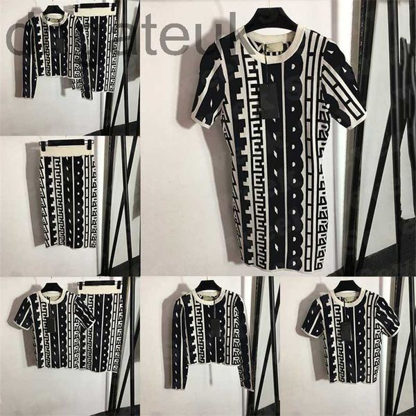 casual dresses designerjacquard letter knitted sweaters for women designer fashion lady knitting t shirts skirts two piece design womens cl, Black;gray
casual dresses designerjacquard letter knitted sweaters for women designer fashion lady knitting t shirts skirts two piece design womens cl, Black;gray