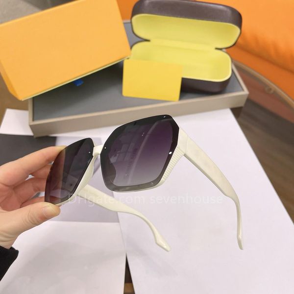 2023 luxury design sunglasses pola polaroid polarized sunglasses 5 colors optional, White;black
2023 luxury design sunglasses pola polaroid polarized sunglasses 5 colors optional, White;black