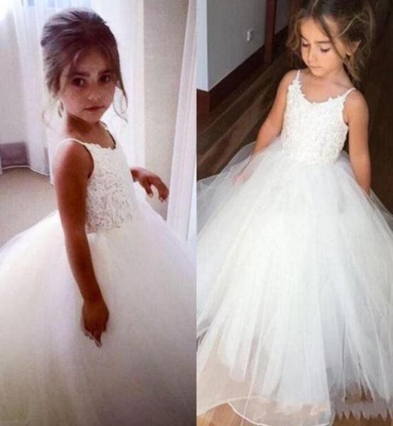 spaghetti applique lace little girl dress ball gown cute flower girls039 dresses beautiful kids formal wear5705030, White;blue
spaghetti applique lace little girl dress ball gown cute flower girls039 dresses beautiful kids formal wear5705030, White;blue