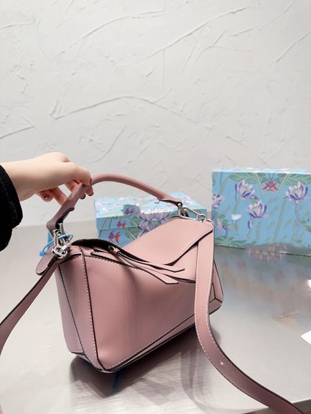 luxury designer bag genuine leather handbag shoulder bucket woman l quality high fashion women clutch totes crossbody cowhide geometry puzzl
luxury designer bag genuine leather handbag shoulder bucket woman l quality high fashion women clutch totes crossbody cowhide geometry puzzl