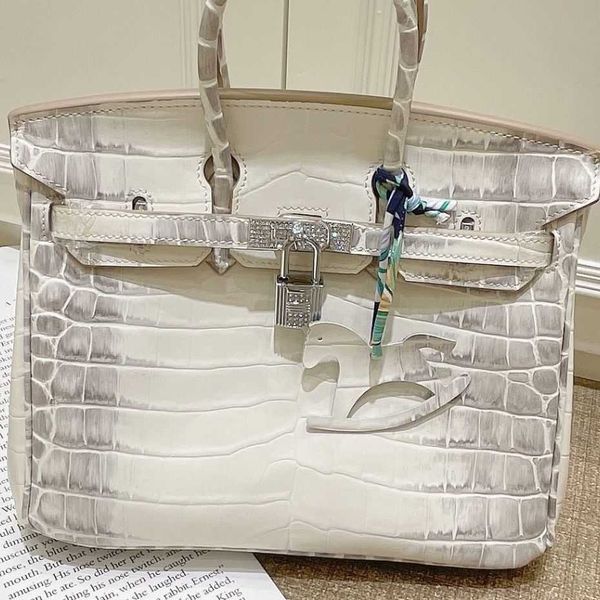 birkins diamond buckle bags designer h erms handbags lady begonia luxury crocodile pattern bag half seam wax thread women's bag leather
birkins diamond buckle bags designer h erms handbags lady begonia luxury crocodile pattern bag half seam wax thread women's bag leather