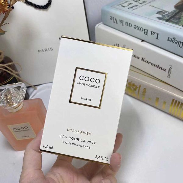 woman perfume for women elegant and charming fragrance spray oriental floral notes 100ml good smell frosted bottlee42s
woman perfume for women elegant and charming fragrance spray oriental floral notes 100ml good smell frosted bottlee42s