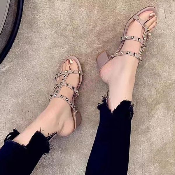 luxury brand women sandals leather calf leather rivet fashion slippers lady slingback shoes diamond flash sandals with box, Black
luxury brand women sandals leather calf leather rivet fashion slippers lady slingback shoes diamond flash sandals with box, Black