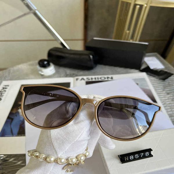 2023 fashion designer new sunglasses style small fragrant round frame trend tan ins slim, White;black
2023 fashion designer new sunglasses style small fragrant round frame trend tan ins slim, White;black