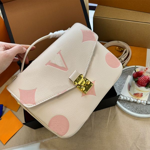 man messenger bag crossbody handbags embroidered design shoulder purses woman shoulder bag leopard small tote with genuine leather
man messenger bag crossbody handbags embroidered design shoulder purses woman shoulder bag leopard small tote with genuine leather