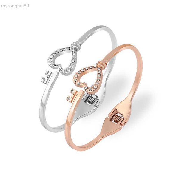 bangle titanium steel love bracelet peach heart key spring opening two colors 0z5f 0z5f, Black
bangle titanium steel love bracelet peach heart key spring opening two colors 0z5f 0z5f, Black