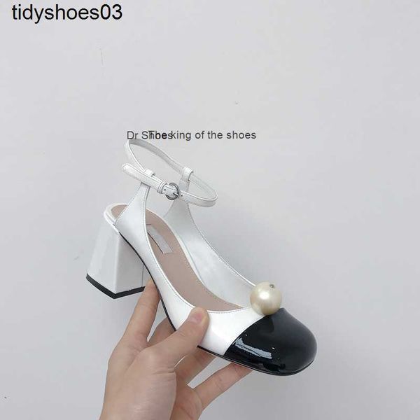 women designers rois patent leather mary jane pumps mid jeweled heel with small fragrant high-heeled shoes size 34-40, Black
women designers rois patent leather mary jane pumps mid jeweled heel with small fragrant high-heeled shoes size 34-40, Black
