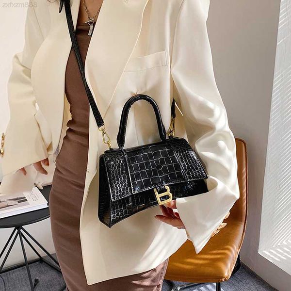 women single shoulder bag/wallet chain crossbody handbag clutch purses with rhinestone artificial diamond
women single shoulder bag/wallet chain crossbody handbag clutch purses with rhinestone artificial diamond