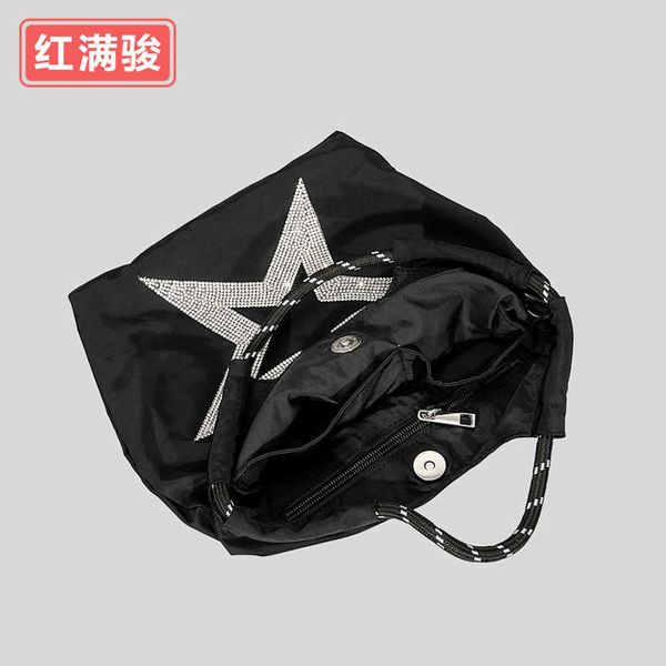 new five pointed star oxford cloth drawstring handbag women's simple nylon shoulder bag with diamond small chain messenger bag 230406
new five pointed star oxford cloth drawstring handbag women's simple nylon shoulder bag with diamond small chain messenger bag 230406