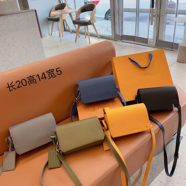 handbags fashion men's bag new crossbody small square bag fashionable and simple shoulder bag m82085 black full leather
handbags fashion men's bag new crossbody small square bag fashionable and simple shoulder bag m82085 black full leather