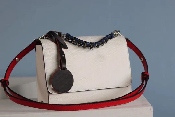 2022 classic original luxury designer women bags purse twist and denimtwisty handbag leather shoulder bag crossbodys handbags pochette water, Black;red
2022 classic original luxury designer women bags purse twist and denimtwisty handbag leather shoulder bag crossbodys handbags pochette water, Black;red