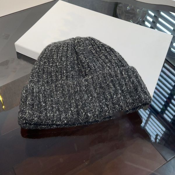 Designer Winter Hat Beanie Bonnet Knitted Hat Beanie Men Women Autumn Witer Caps Thick Warm Beanies Casual Fitted High Quality Good, Black grey
Designer Winter Hat Beanie Bonnet Knitted Hat Beanie Men Women Autumn Witer Caps Thick Warm Beanies Casual Fitted High Quality Good, Black grey