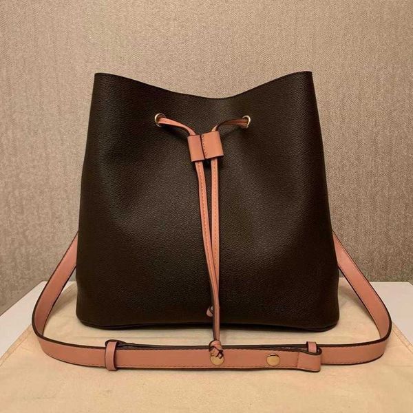 designer tote a2023 luxurys designers bags neonoe bucket handbags fashion brand letter women's bags old flower purses women tote
designer tote a2023 luxurys designers bags neonoe bucket handbags fashion brand letter women's bags old flower purses women tote