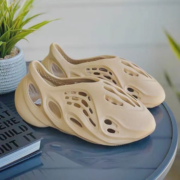 sandals slides yeezs foam runner designer slipper men women sandals triple black white resin pattern slippers mens womens slides slider slid
sandals slides yeezs foam runner designer slipper men women sandals triple black white resin pattern slippers mens womens slides slider slid