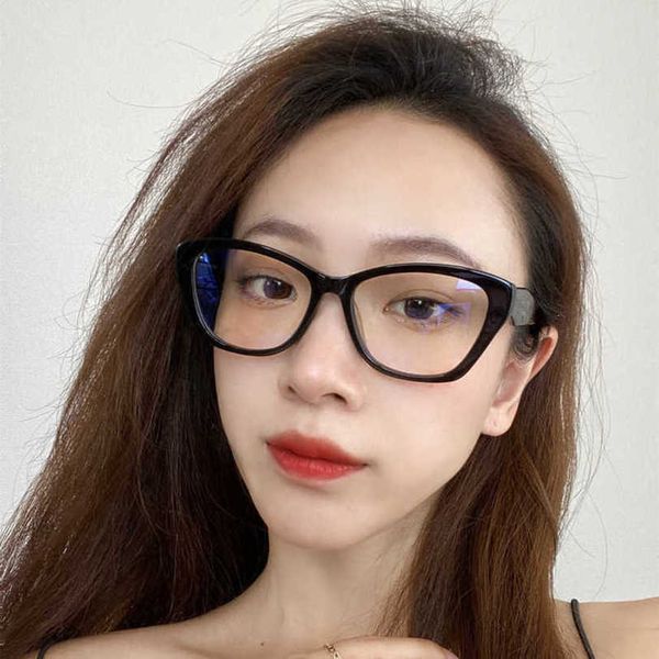 women's luxury designer big chao face shows thin red book net red irregular black frame, White;black
women's luxury designer big chao face shows thin red book net red irregular black frame, White;black