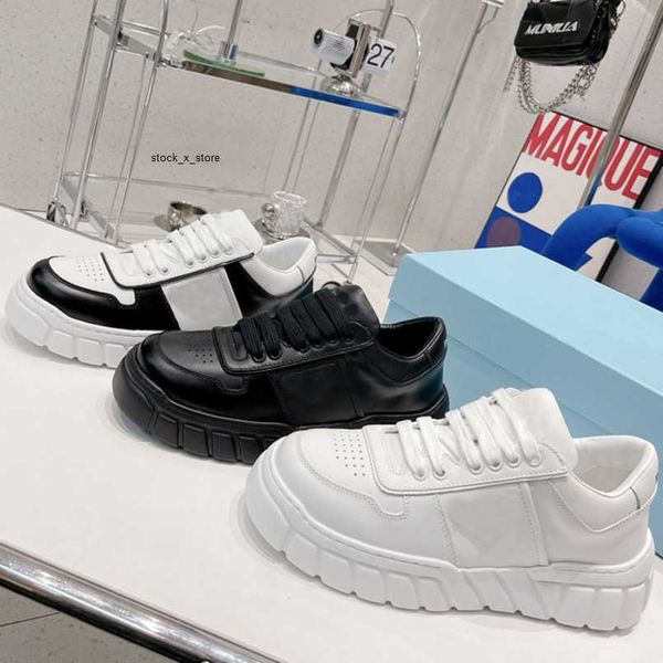 2022 men women platform sneakers modern applique designer shoes thick flat lace-up fabric casual shoes outdoor trainers with box no404, Black
2022 men women platform sneakers modern applique designer shoes thick flat lace-up fabric casual shoes outdoor trainers with box no404, Black