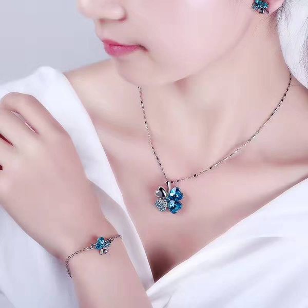 cross game style pendant necklace ear studs bracelet sets inlaid rhinestone twinkle decorate adjeustable length american style ornaments gif, Silver
cross game style pendant necklace ear studs bracelet sets inlaid rhinestone twinkle decorate adjeustable length american style ornaments gif, Silver