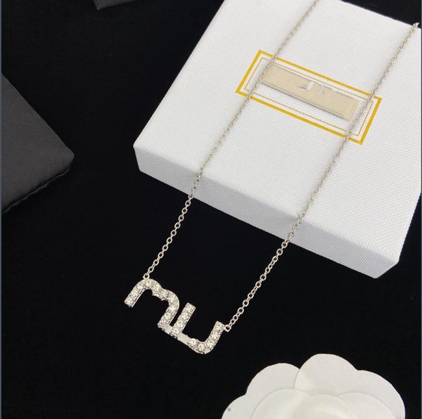 pendant necklaces luxury jewelry brand popular and fashionable new letter necklace, Silver
pendant necklaces luxury jewelry brand popular and fashionable new letter necklace, Silver
