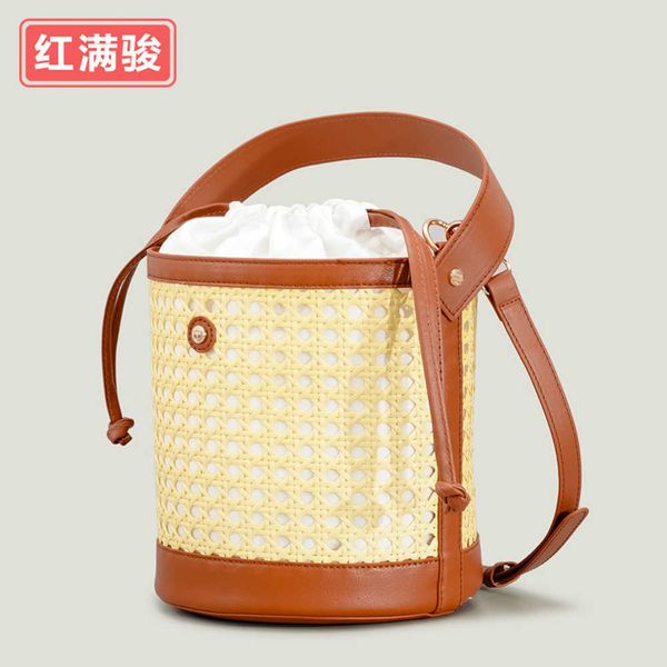 new handmade woven hollow bucket bag, mesh red cylinder bag, rattan woven handbag, crossbody bag, the same model 230406
new handmade woven hollow bucket bag, mesh red cylinder bag, rattan woven handbag, crossbody bag, the same model 230406