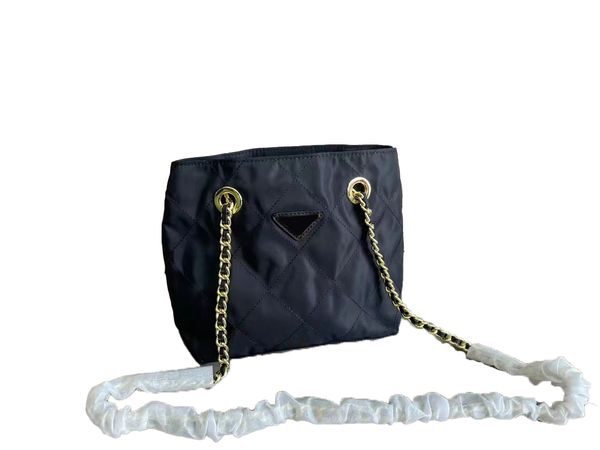 shoulder bag designer handbag crossbody bag women's bag new parachute fabric original fabric hardware single shoulder bag one pack mult
shoulder bag designer handbag crossbody bag women's bag new parachute fabric original fabric hardware single shoulder bag one pack mult