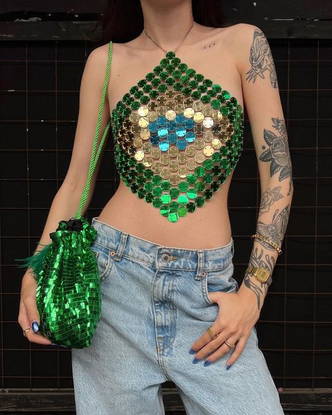 women's tanks 2023 acrylic round piece sequins connected hanging neck backless chest wrapped small vest, White
women's tanks 2023 acrylic round piece sequins connected hanging neck backless chest wrapped small vest, White