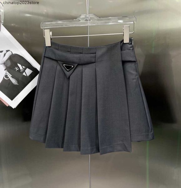 skirts women's short designer girl pleated fashion 2023 triangle decoration summer skinny dress 3jw17, Black
skirts women's short designer girl pleated fashion 2023 triangle decoration summer skinny dress 3jw17, Black