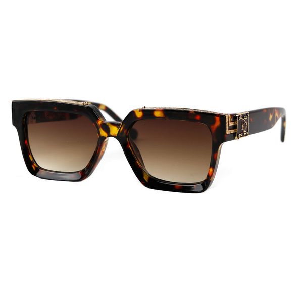 brown lens sunglasses fashion round sunglasses eyewear sun glasses designer brand black metal frame dark 50mm glass 18 colors to choose from, White;black
brown lens sunglasses fashion round sunglasses eyewear sun glasses designer brand black metal frame dark 50mm glass 18 colors to choose from, White;black