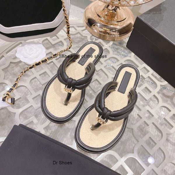 shoes high edition herringbone in summer 2023 new fashion cool flat heels small fragrant slippers for women to, Black
shoes high edition herringbone in summer 2023 new fashion cool flat heels small fragrant slippers for women to, Black