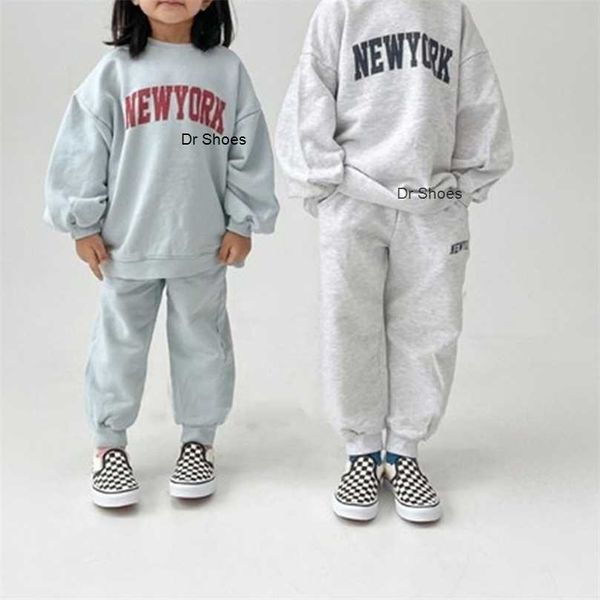 clothing sets autumn kids suit fashion letter print girls set korean long sleeve and pant 2pcs casual children clothes 220905, White
clothing sets autumn kids suit fashion letter print girls set korean long sleeve and pant 2pcs casual children clothes 220905, White