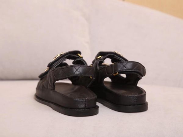 designer classic luxury sandals black white color silver women fashion slippers slippery leather sandals womens hook and loop casual shoes s
designer classic luxury sandals black white color silver women fashion slippers slippery leather sandals womens hook and loop casual shoes s
