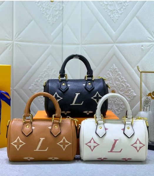 luxurys designer tote pillow bag fashion women's style canvas shoulder strap adjustable cross-body women's bag leather women'
luxurys designer tote pillow bag fashion women's style canvas shoulder strap adjustable cross-body women's bag leather women'