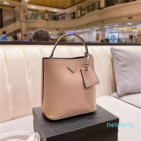 2021 fashion catwalk style bucket bag luxury designer ladies handbag large capacity han dbag high-quality bags high-end single pro310z
2021 fashion catwalk style bucket bag luxury designer ladies handbag large capacity han dbag high-quality bags high-end single pro310z