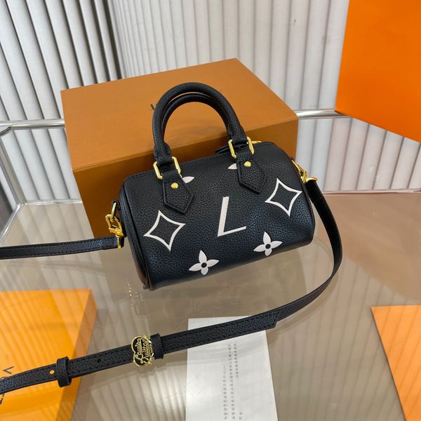 designers womens luxurys designers mini tote bags shopping handbags shouder crossbody women chain handbag embossed flowers with original dus
designers womens luxurys designers mini tote bags shopping handbags shouder crossbody women chain handbag embossed flowers with original dus