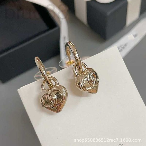 charm designer small fragrant style earrings for female minority design feeling light luxury french simple and versatile love fashion 3e1m, Golden
charm designer small fragrant style earrings for female minority design feeling light luxury french simple and versatile love fashion 3e1m, Golden