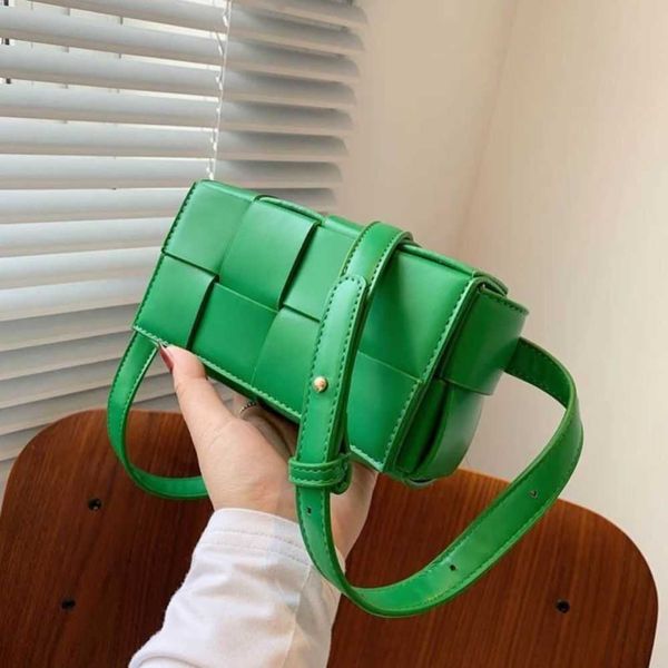 designer bottegas bags venetas advanced sense bag female ins2023 new fashion woven messenger net red chest small waist square have logo 9isj
designer bottegas bags venetas advanced sense bag female ins2023 new fashion woven messenger net red chest small waist square have logo 9isj