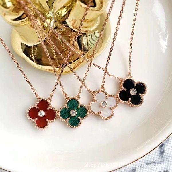 Classic designer jewelry Four-leaf Clover Necklace jewelrys High Edition Titanium Steel Double Sided Diamond Necklaces for Women 18K Gold Chain Luxury Van Clee
Classic designer jewelry Four-leaf Clover Necklace jewelrys High Edition Titanium Steel Double Sided Diamond Necklaces for Women 18K Gold Chain Luxury Van Clee