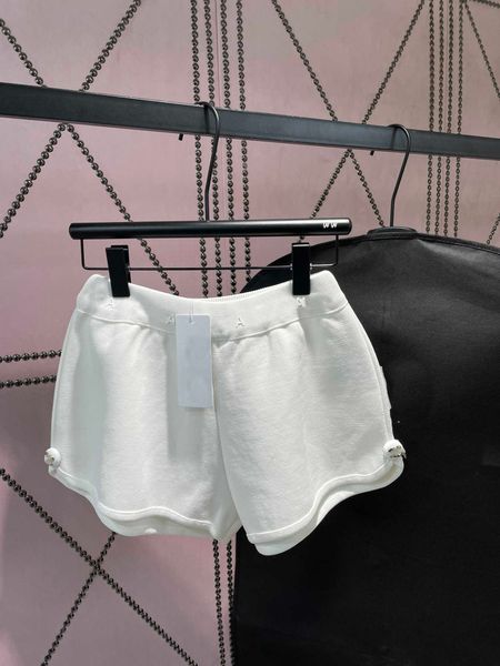 23ss women shorts womens designer clothing three-dimensional logo letter elastic high waist casual knitted shorts side custom buttons women, White;black
23ss women shorts womens designer clothing three-dimensional logo letter elastic high waist casual knitted shorts side custom buttons women, White;black