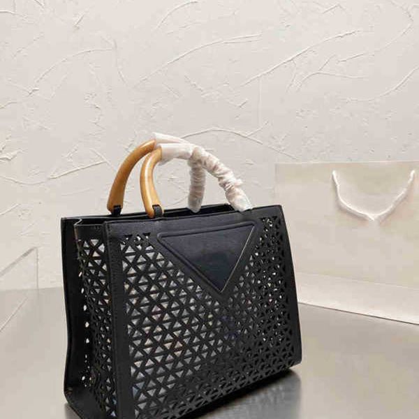 totes summer high capacity tote bags women fashion beach handbag shoulder hollow out leather luxury designer female shopping packs 220317
totes summer high capacity tote bags women fashion beach handbag shoulder hollow out leather luxury designer female shopping packs 220317