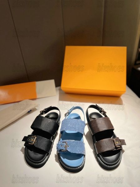 2023 ss bom dia flat mule two straps sandals for women monograms canvas open toe flatform slippers buckle adjusted strap, Black
2023 ss bom dia flat mule two straps sandals for women monograms canvas open toe flatform slippers buckle adjusted strap, Black