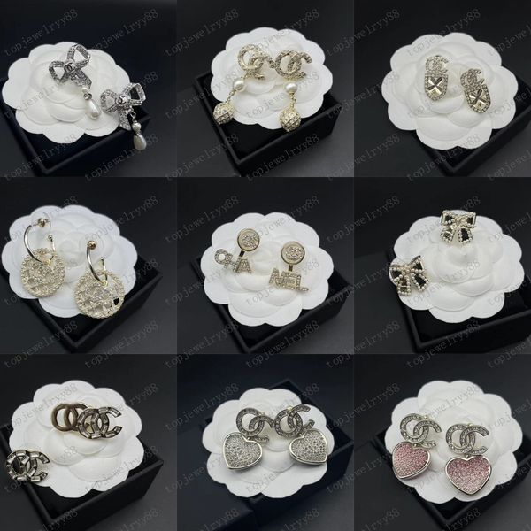 designers 18k gold pearl drop round pearl stud charm earrings luxury designer brand letter crystal rhinestone earring 18k gold plated women, Golden;silver
designers 18k gold pearl drop round pearl stud charm earrings luxury designer brand letter crystal rhinestone earring 18k gold plated women, Golden;silver