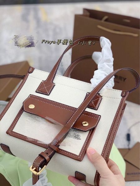 2023 new women's bag canvas printed letter bag handbag postman bag one shoulder diagonal straddle bag
2023 new women's bag canvas printed letter bag handbag postman bag one shoulder diagonal straddle bag